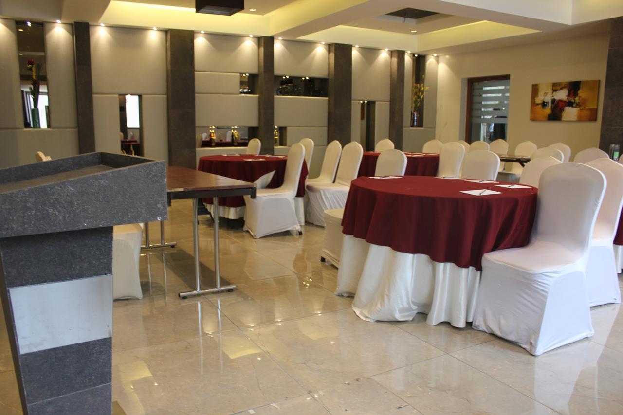 The Fern Residency, Vadodara Exterior foto